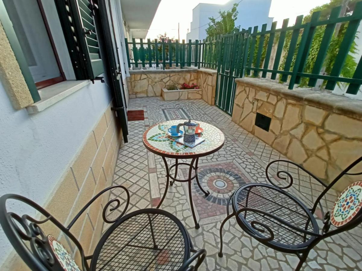 Villetta Poesia 50 M Dal Mare Con Giardino E Parcheggio Torre dell'Orso Bagian luar foto